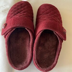 Vionic Carlin slippers Wine